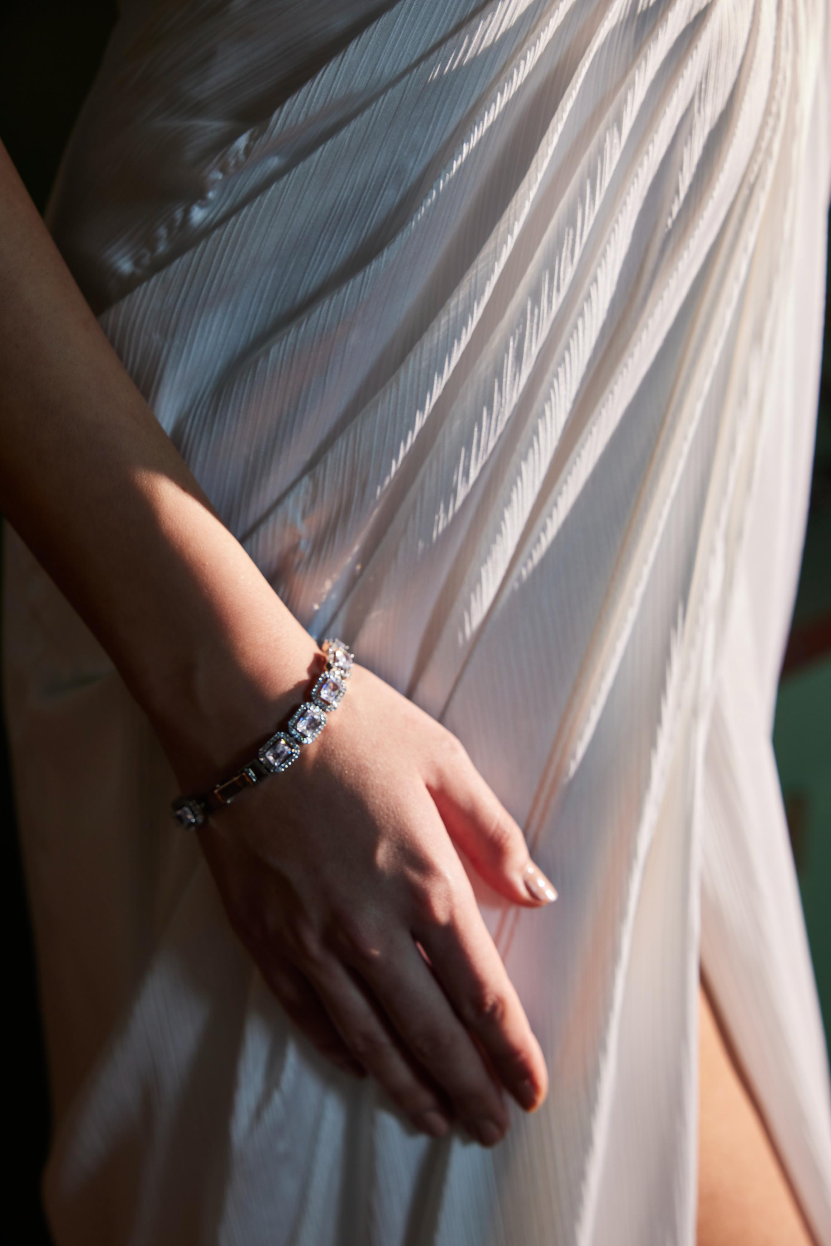 Ivory Shoulder Draped Sculpted Saree