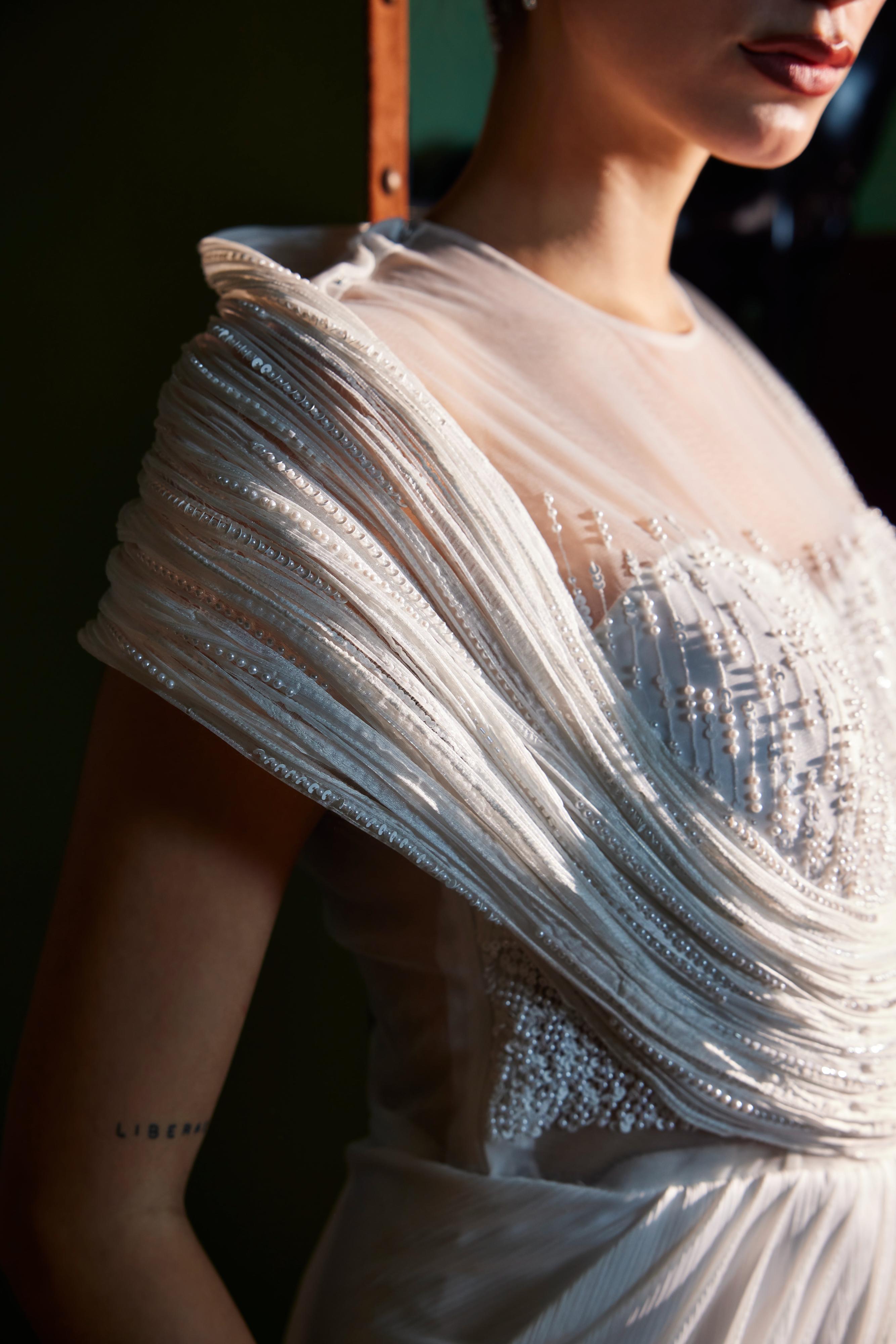 Ivory Shoulder Draped Sculpted Saree