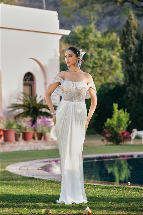 Ivory Sculpted Drape Saree